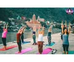 200 hour Residential yoga teacher training in Rishikesh, India